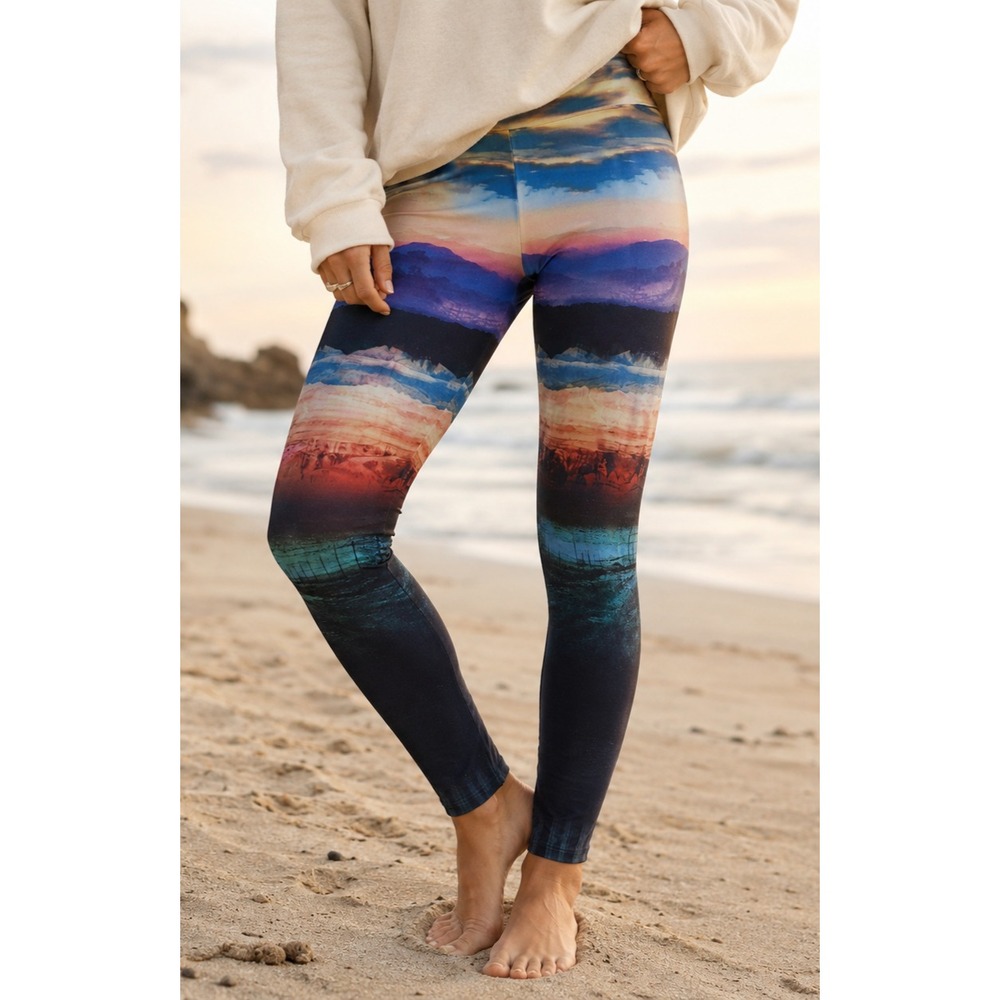 American Eagle Outfitters HI Rise Sunset Beach Photographic Leggings Size S